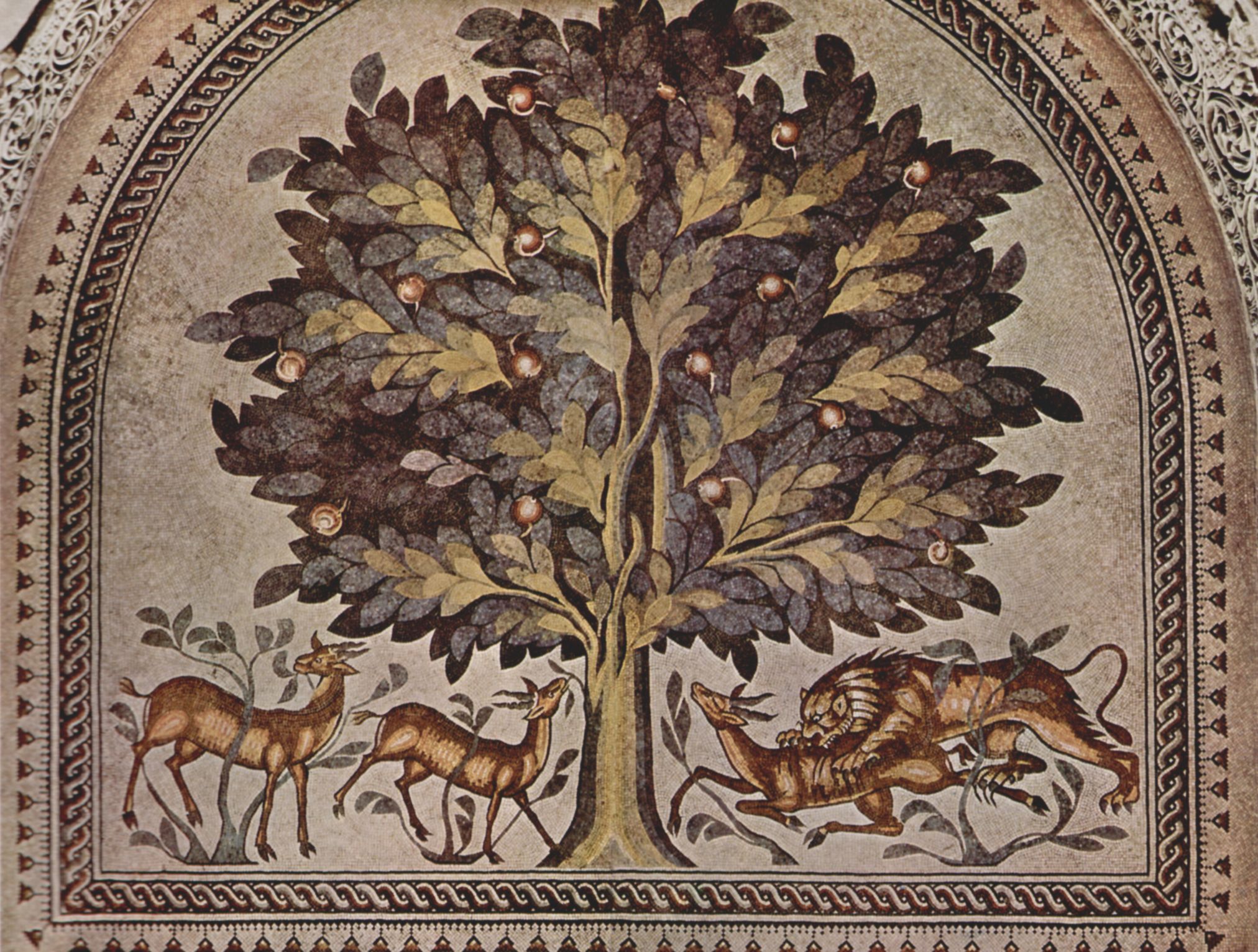 Arabischer Mosaizist um 735: Bodenmosaik des Audienzzimmers im Badehaus von Khirbat al-Mafjar, Jordanien, Szene: Apfelbaum mit Gazellen und Lwen